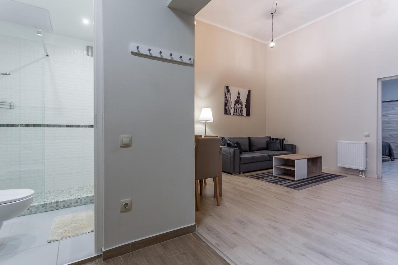 Goldcentral Apartment Akacfa Budapest Eksteriør billede