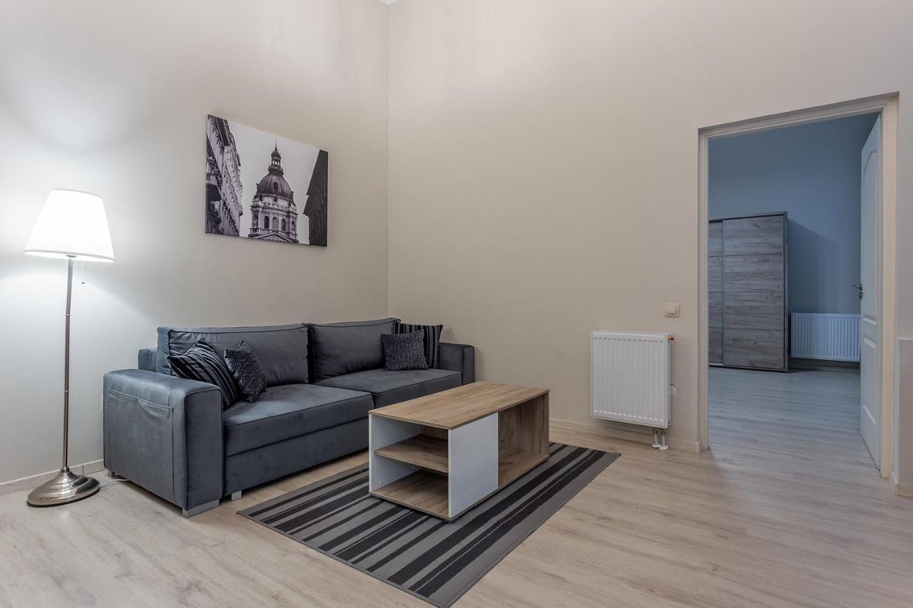 Goldcentral Apartment Akacfa Budapest Eksteriør billede