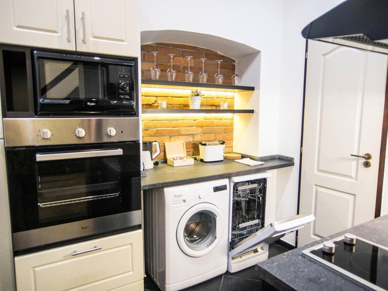 Goldcentral Apartment Akacfa Budapest Eksteriør billede