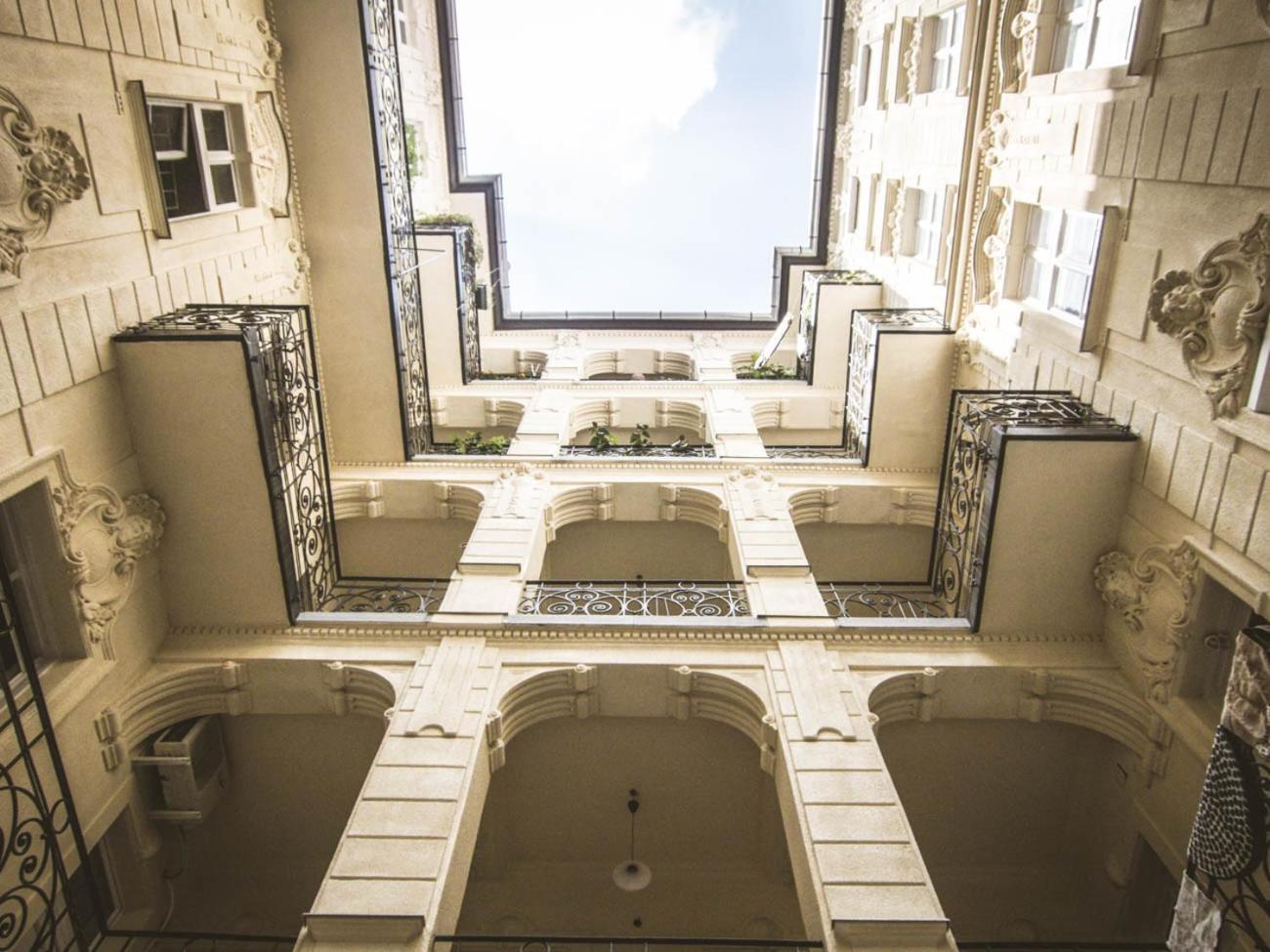 Goldcentral Apartment Akacfa Budapest Eksteriør billede